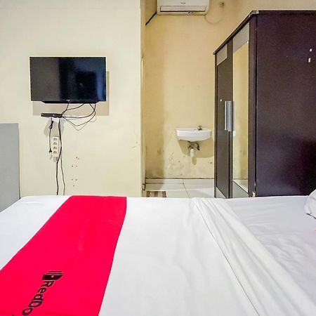 Hotel Reddoorz At Graha 99 Simomulyo Surabaya Esterno foto