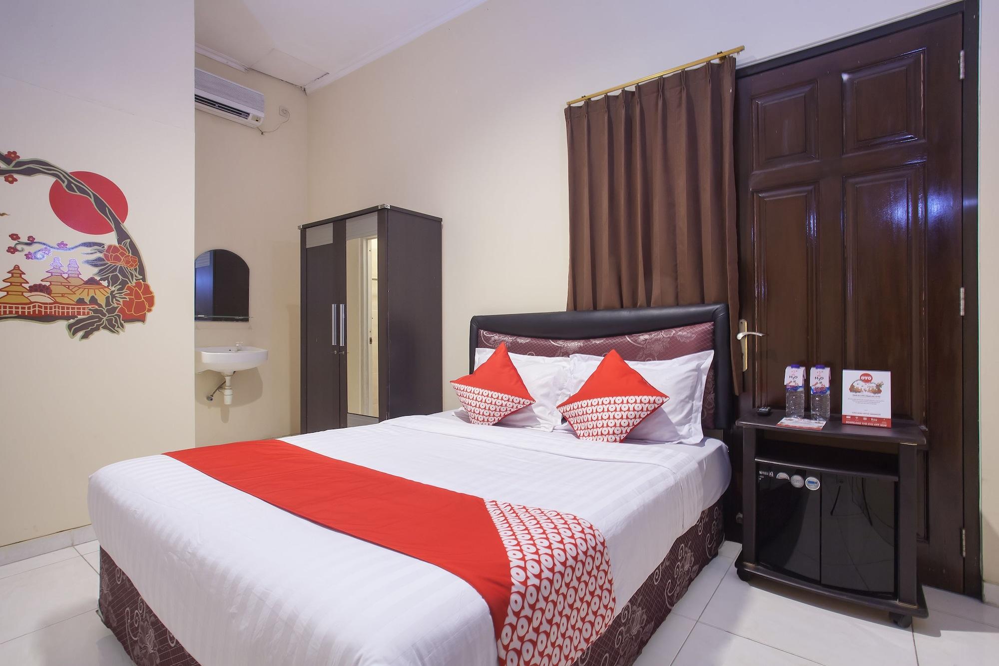 Hotel Reddoorz At Graha 99 Simomulyo Surabaya Esterno foto